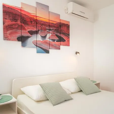 Apartment Lucic *