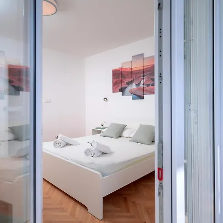 Apartment Lucic Hvar Town