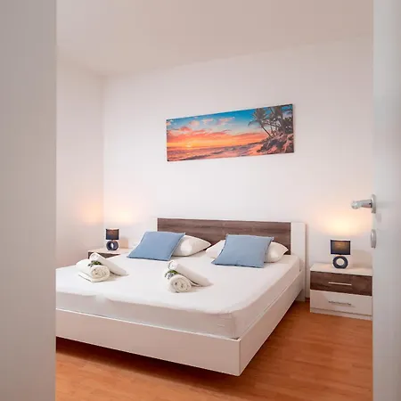 Apartment Lucic Hvar Town
